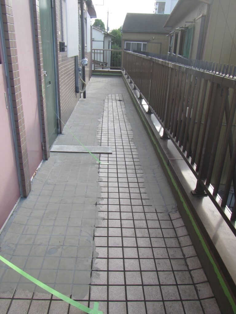 東京都葛飾区マンション屋上階段防水工事　階段廊下防水工事